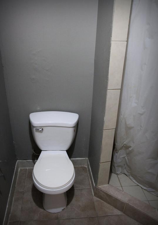Toronto Central Hotel Стая снимка
