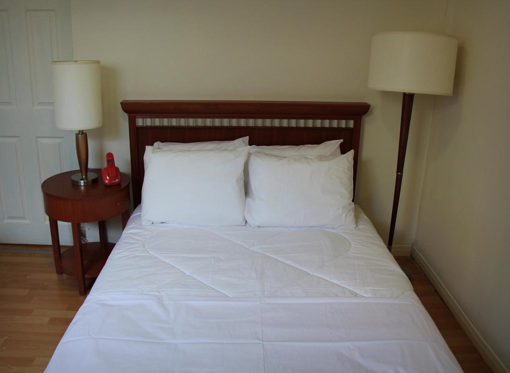 Toronto Central Hotel Екстериор снимка
