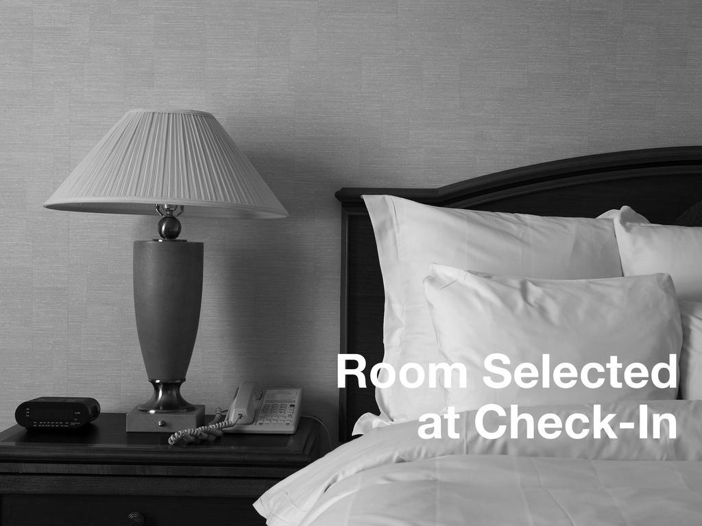 Toronto Central Hotel Стая снимка